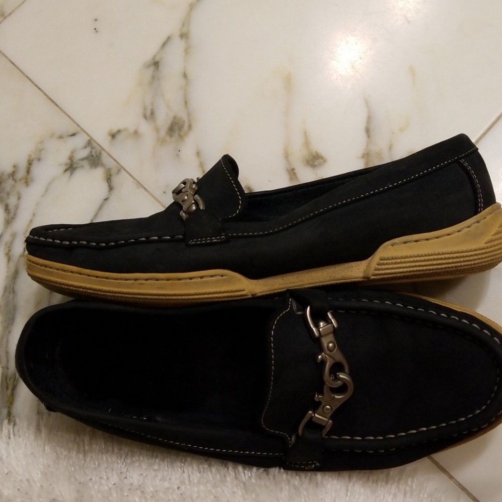 Shoes - Picture 6 of 8